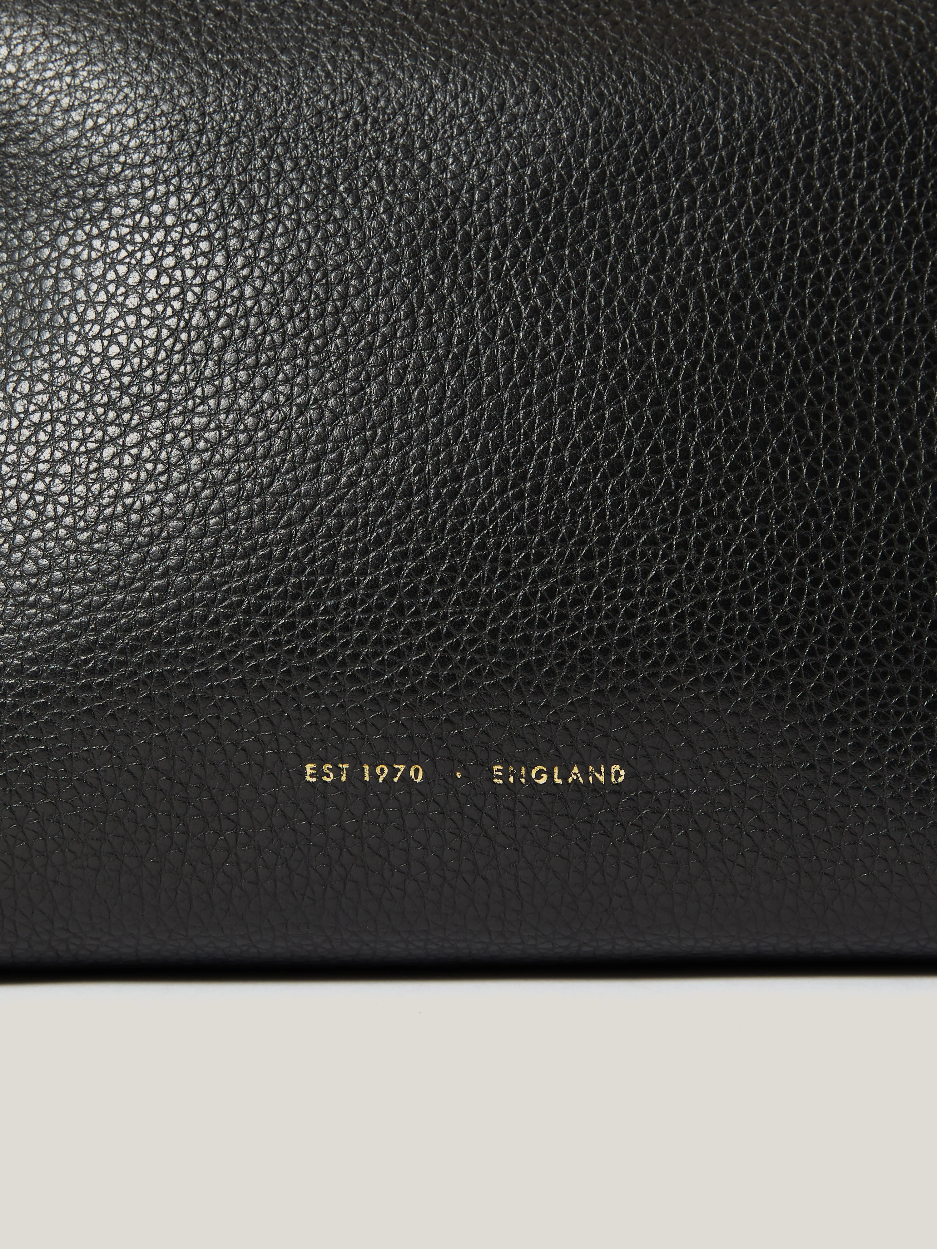 Ava Pebble Leather Crossbody | Black - Image 4