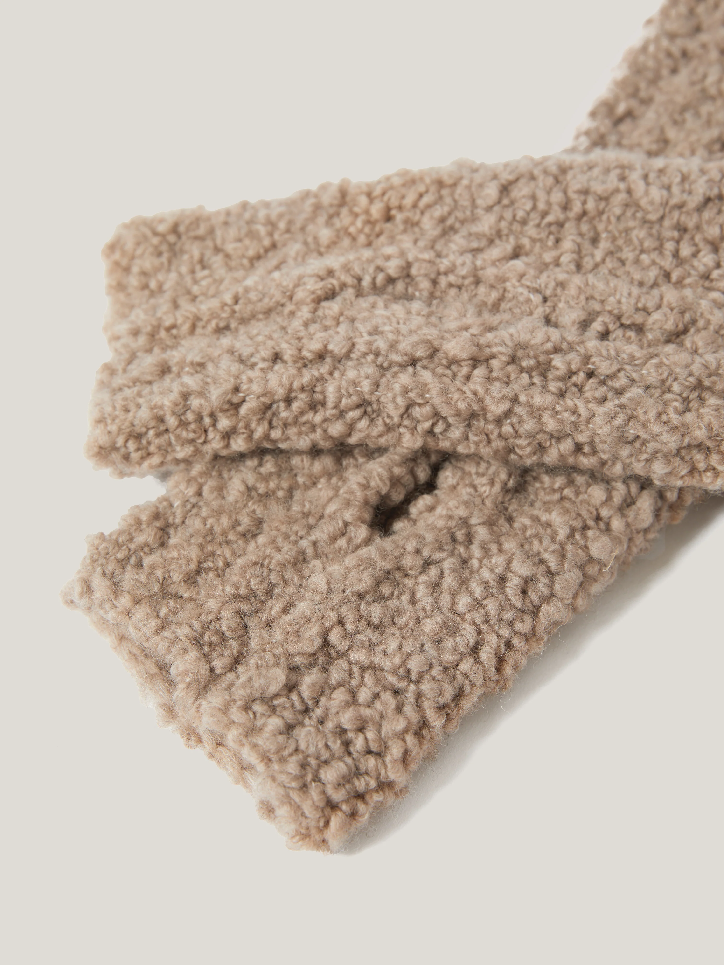 Boucle Mittens | Taupe - Image 2