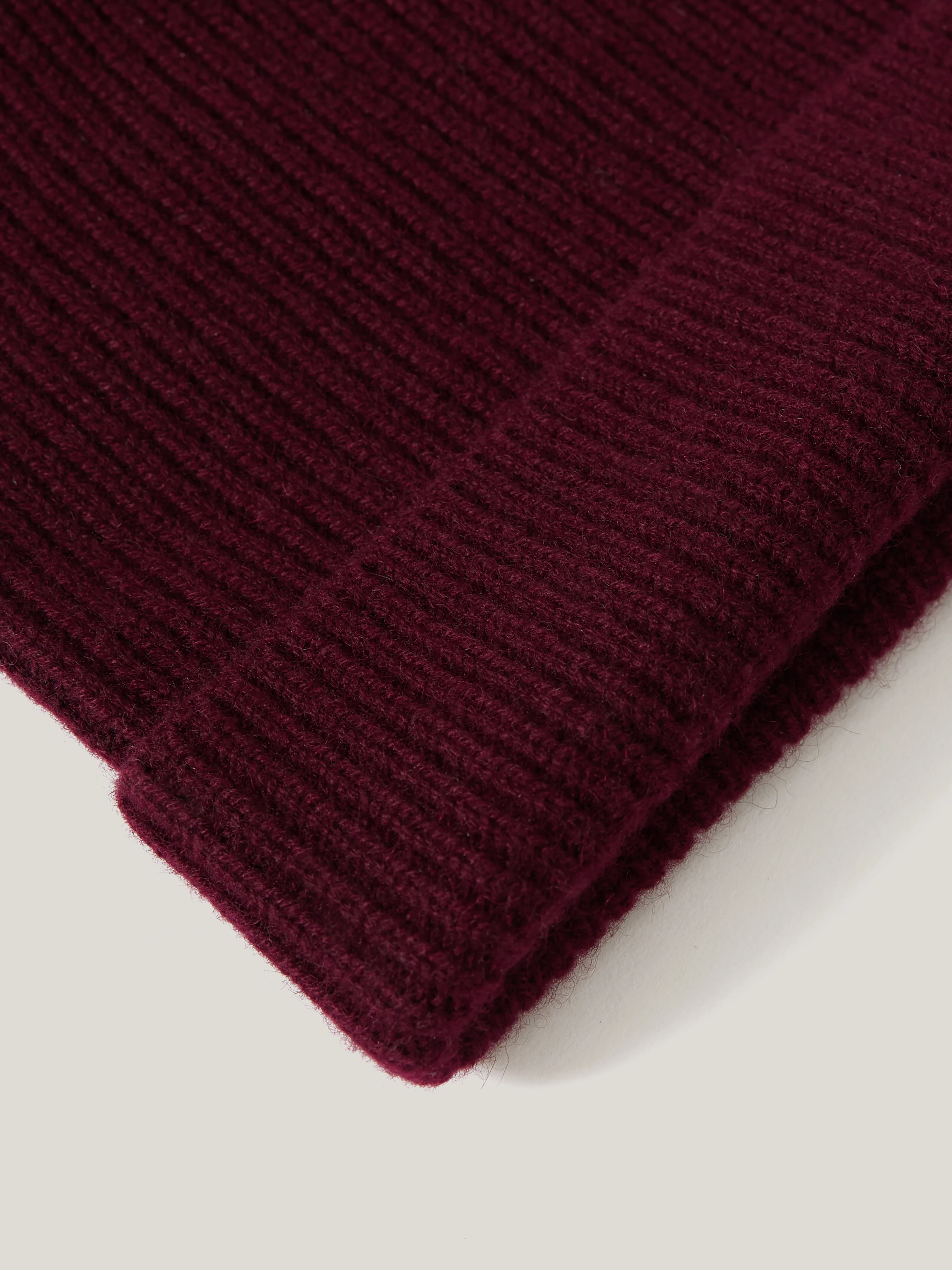 Cashmere Rib Beanie | Burgundy - Image 3