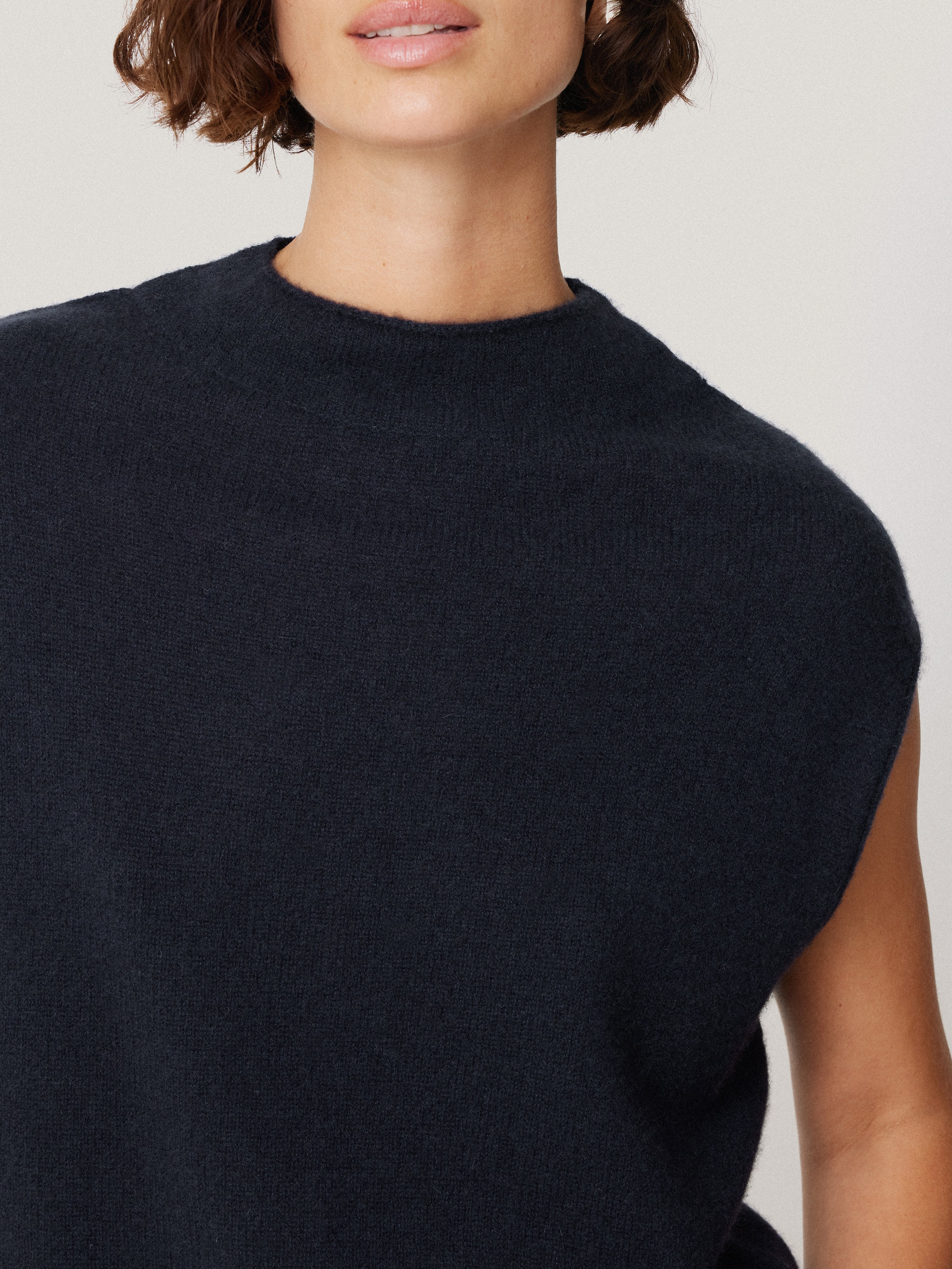 Cloud Cashmere Cap Sleeve Top | Navy - Image 4