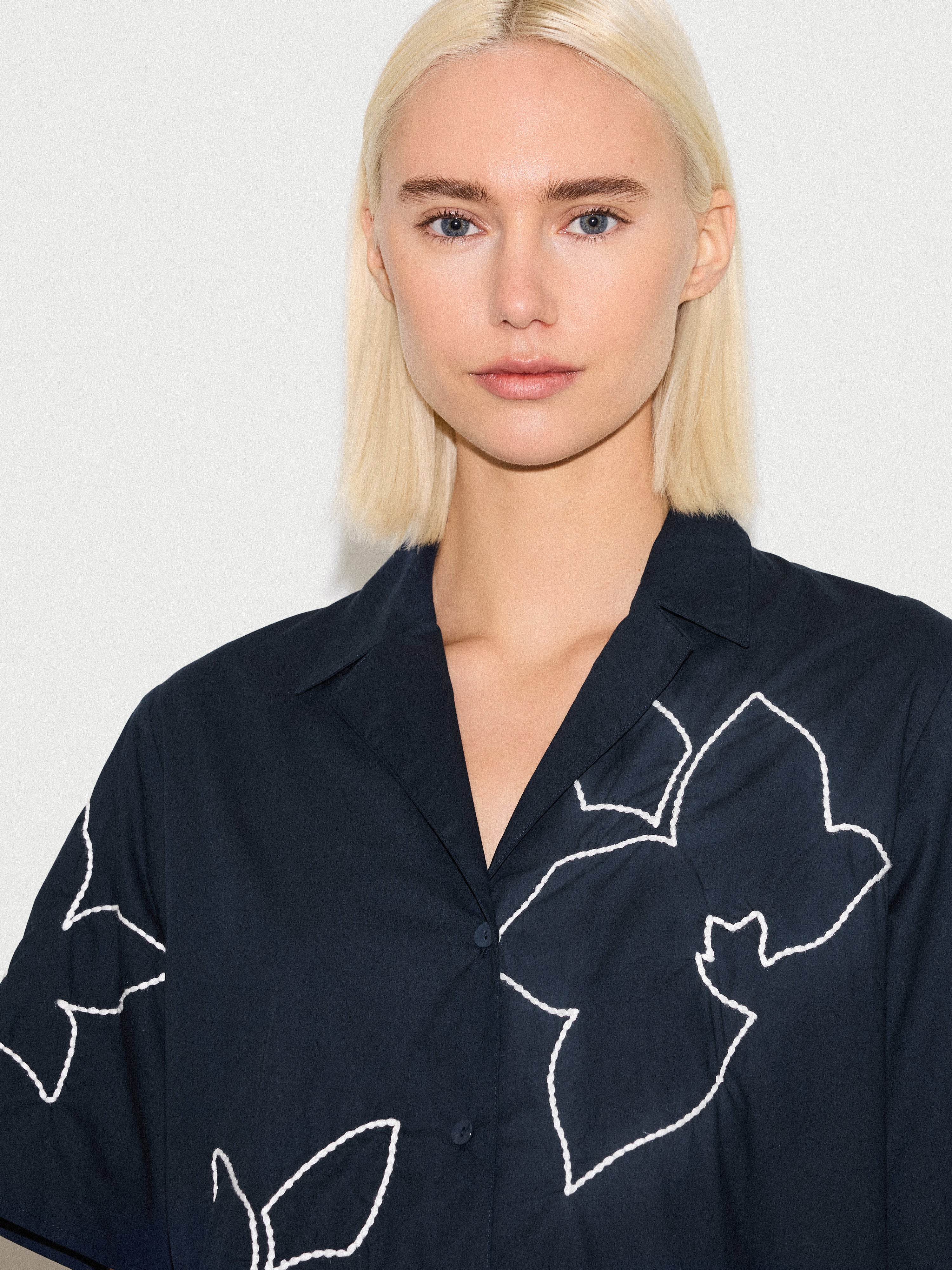 Cut Out Embroidery Shirt | Navy - Image 3