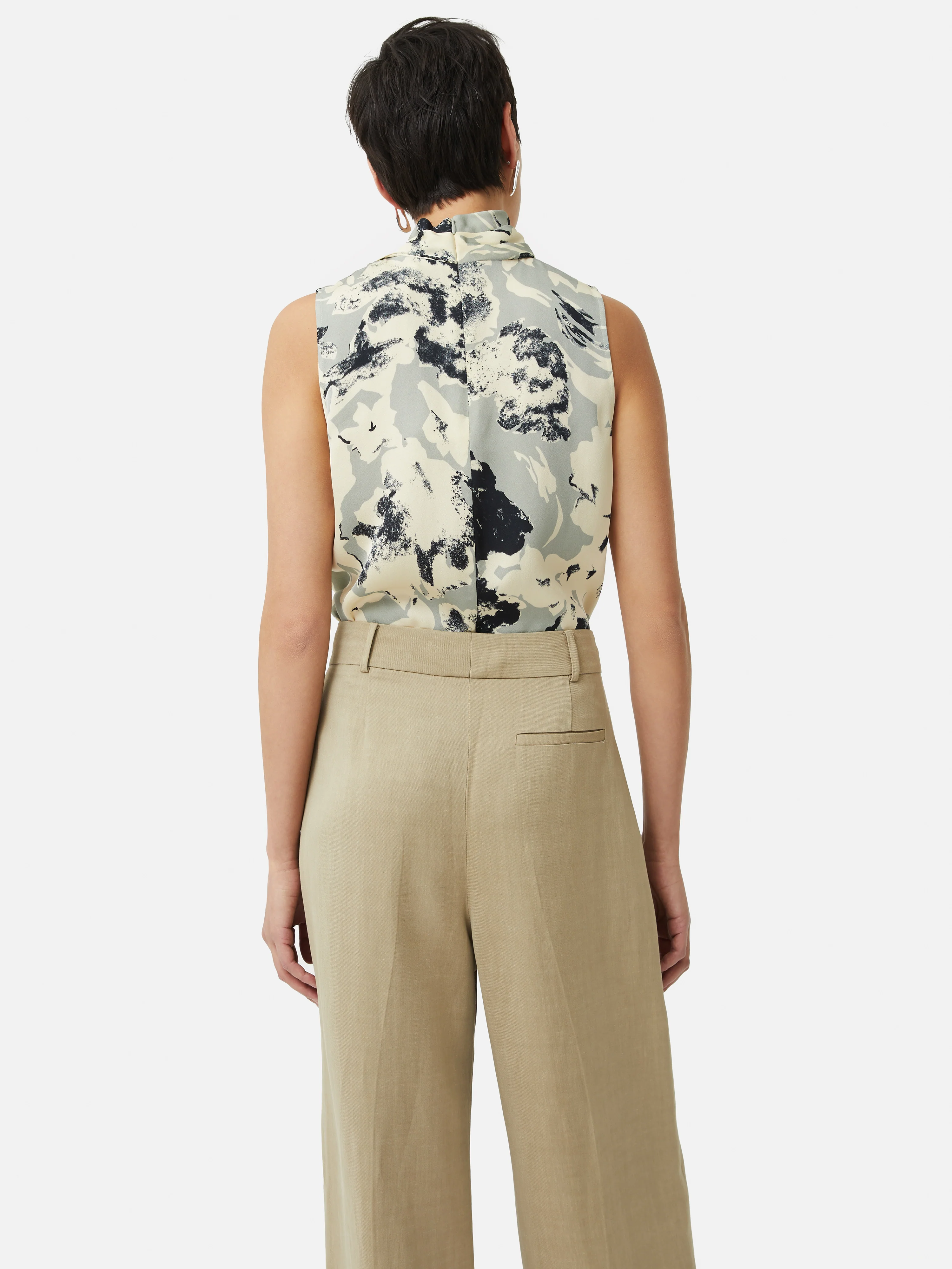Floral Echo Sleeveless Top | Grey - Image 5