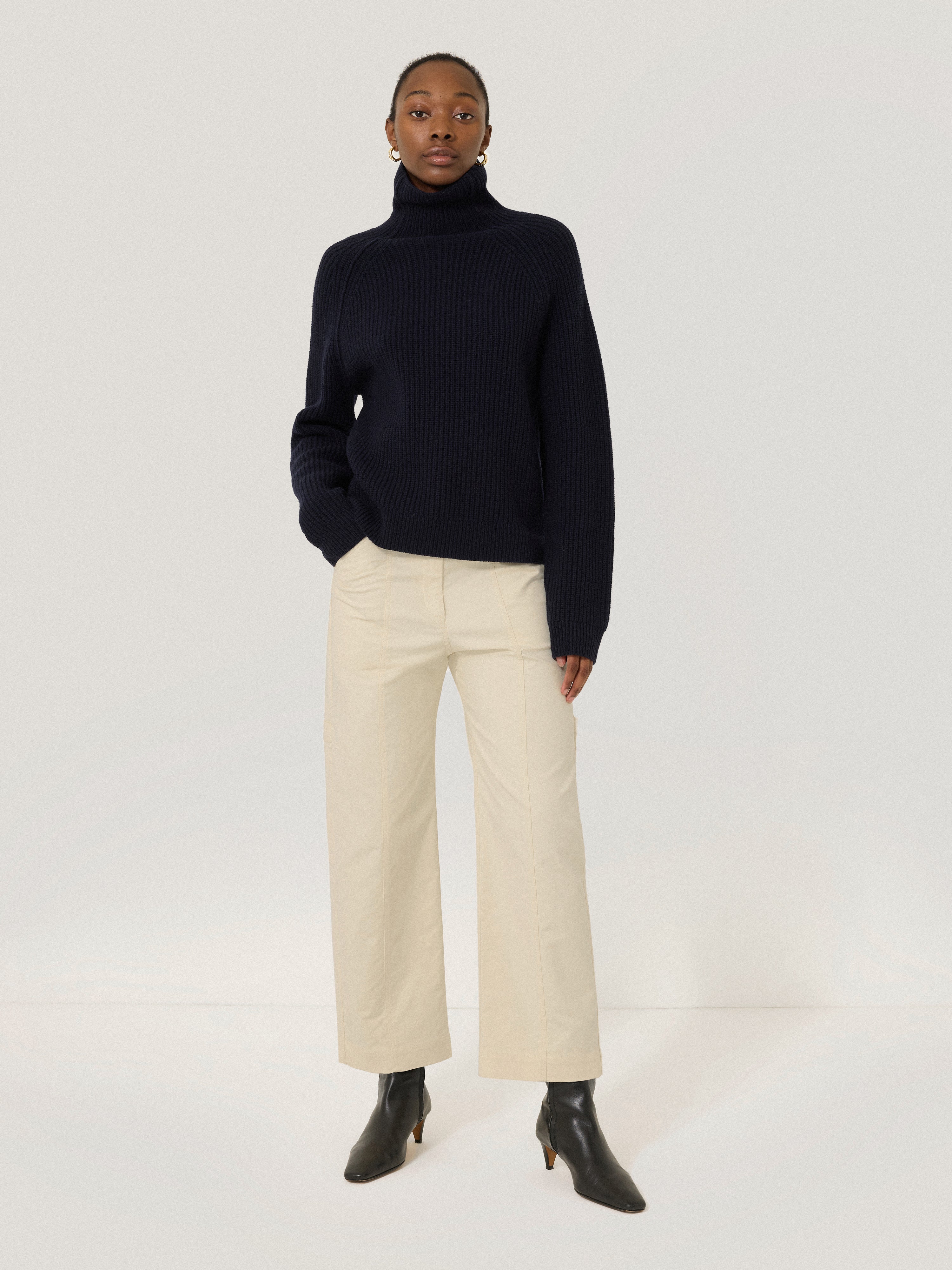 Hatton Cropped Trouser | Cream - Image 3