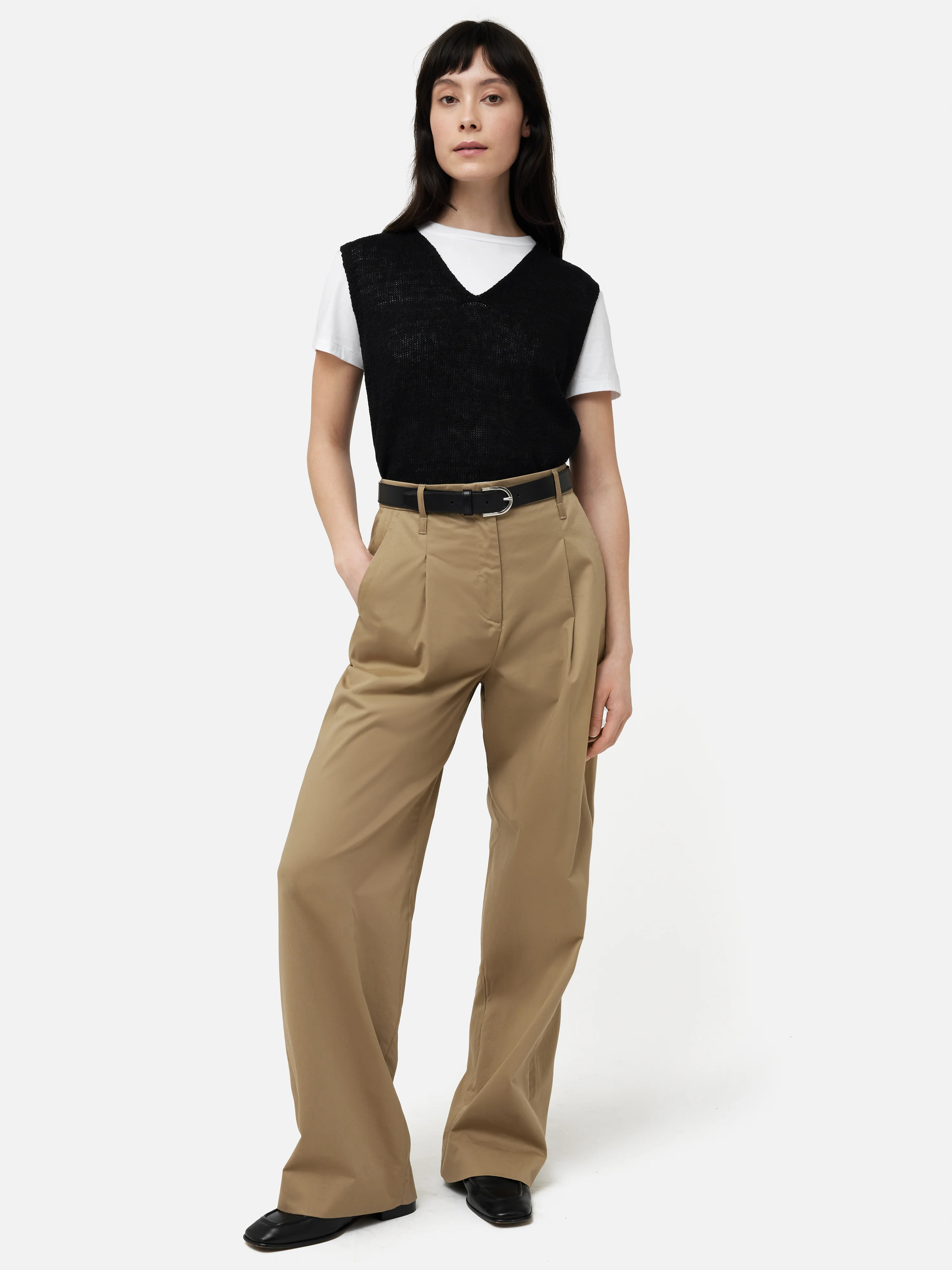 Linen Slub Cropped V Tank Top | Black - Image 6