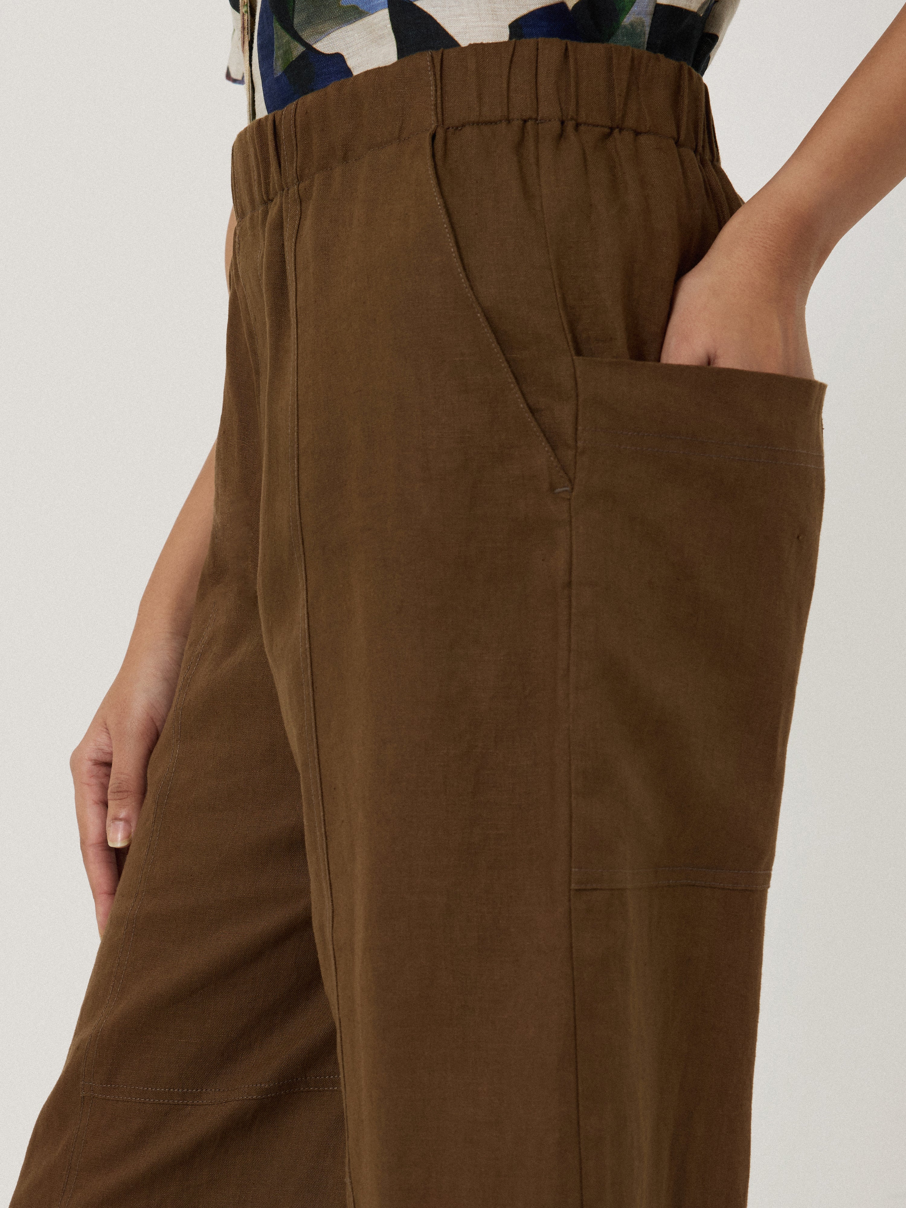 Mara Linen Relaxed Trouser | Brown - Image 5
