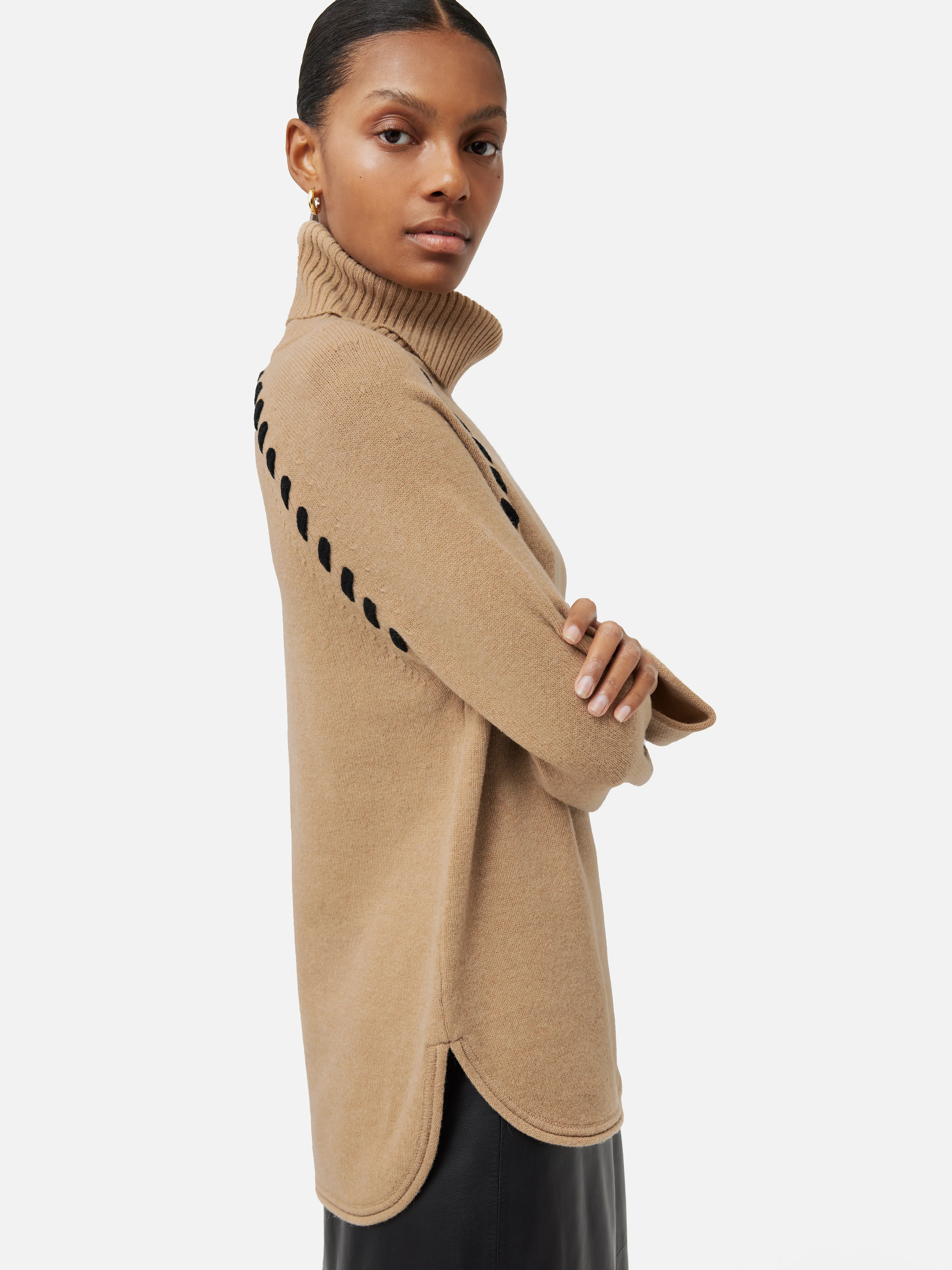 Merino Scoop Hem Jumper | Camel - Image 4