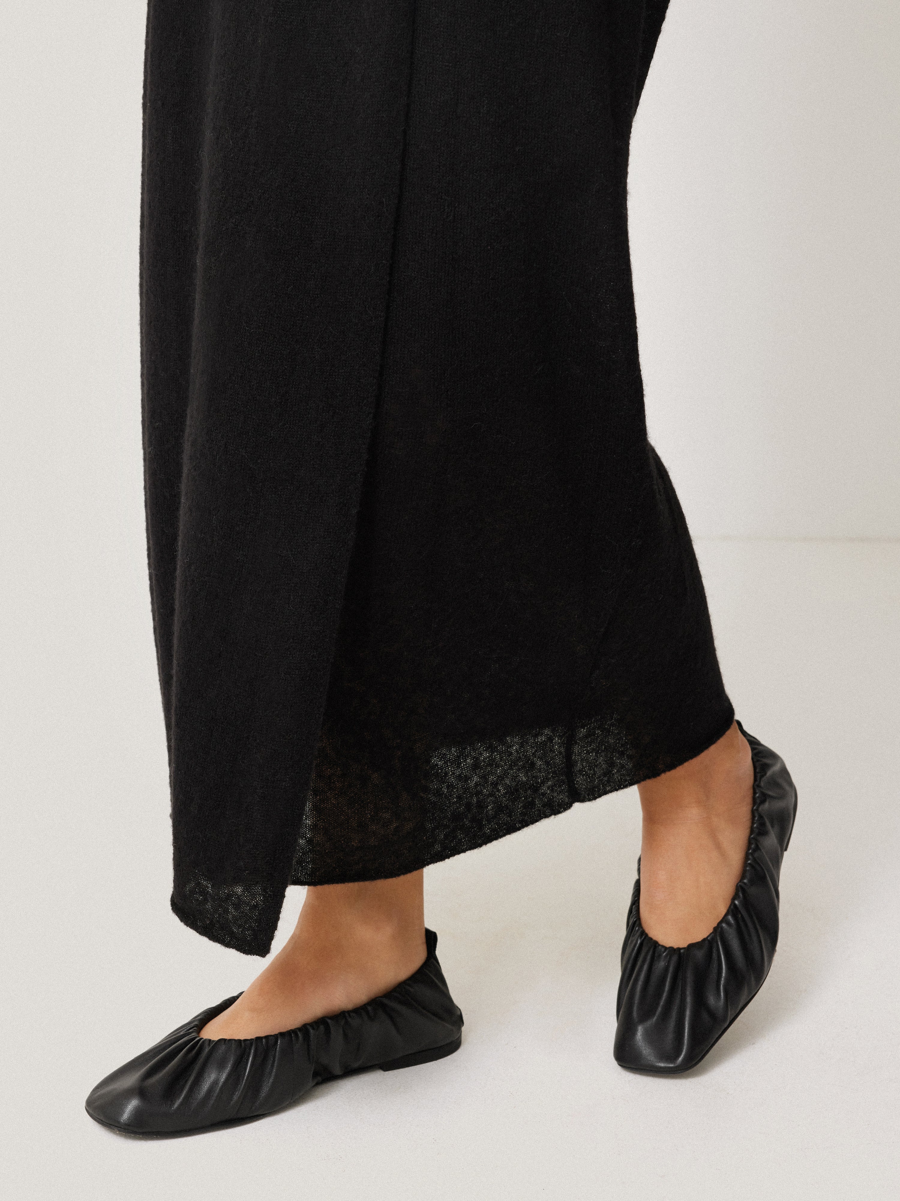 Soft Gauzy Knit Skirt | Black - Image 4