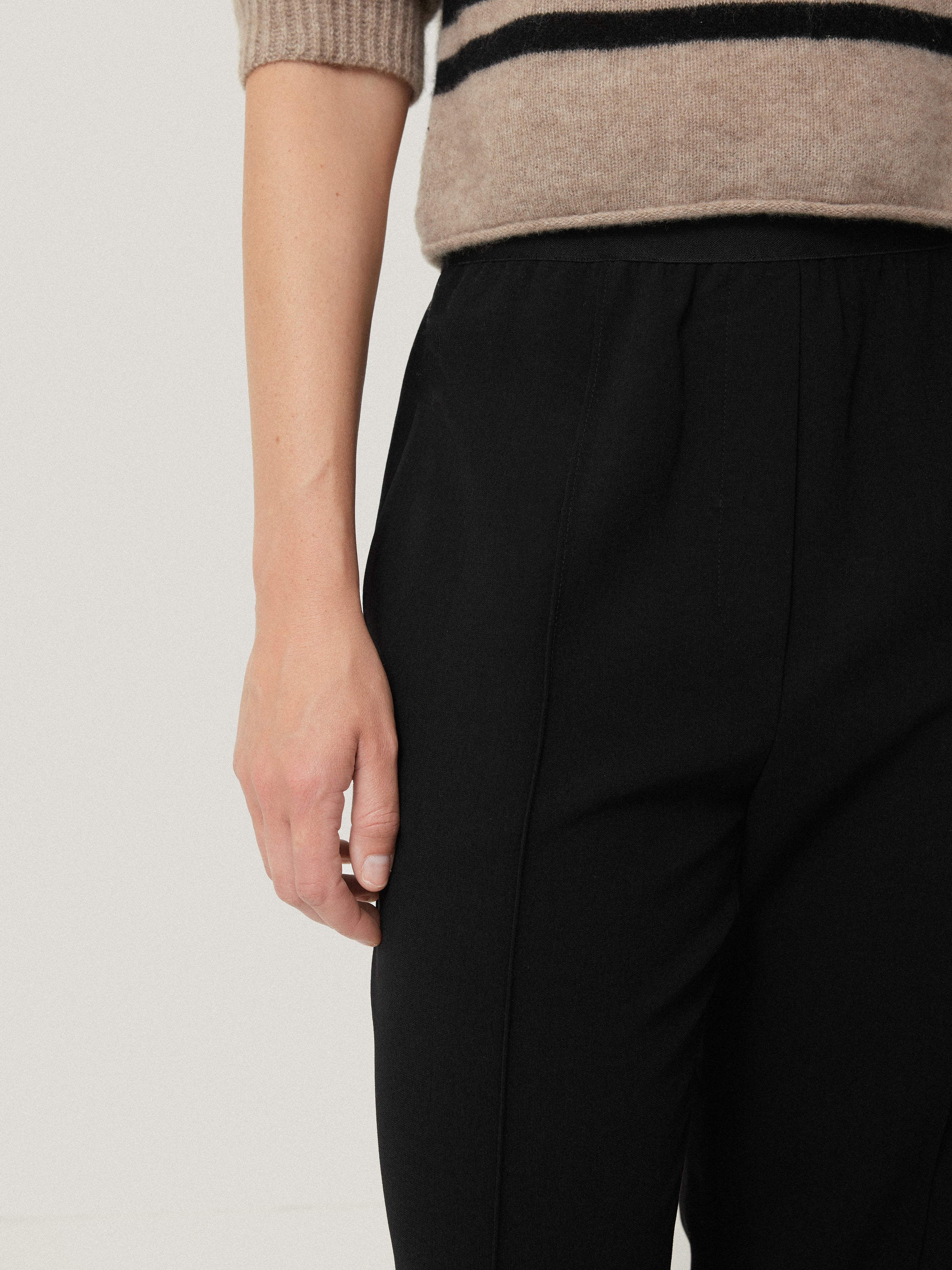 Tailored Smart Jogger | Black - Image 4