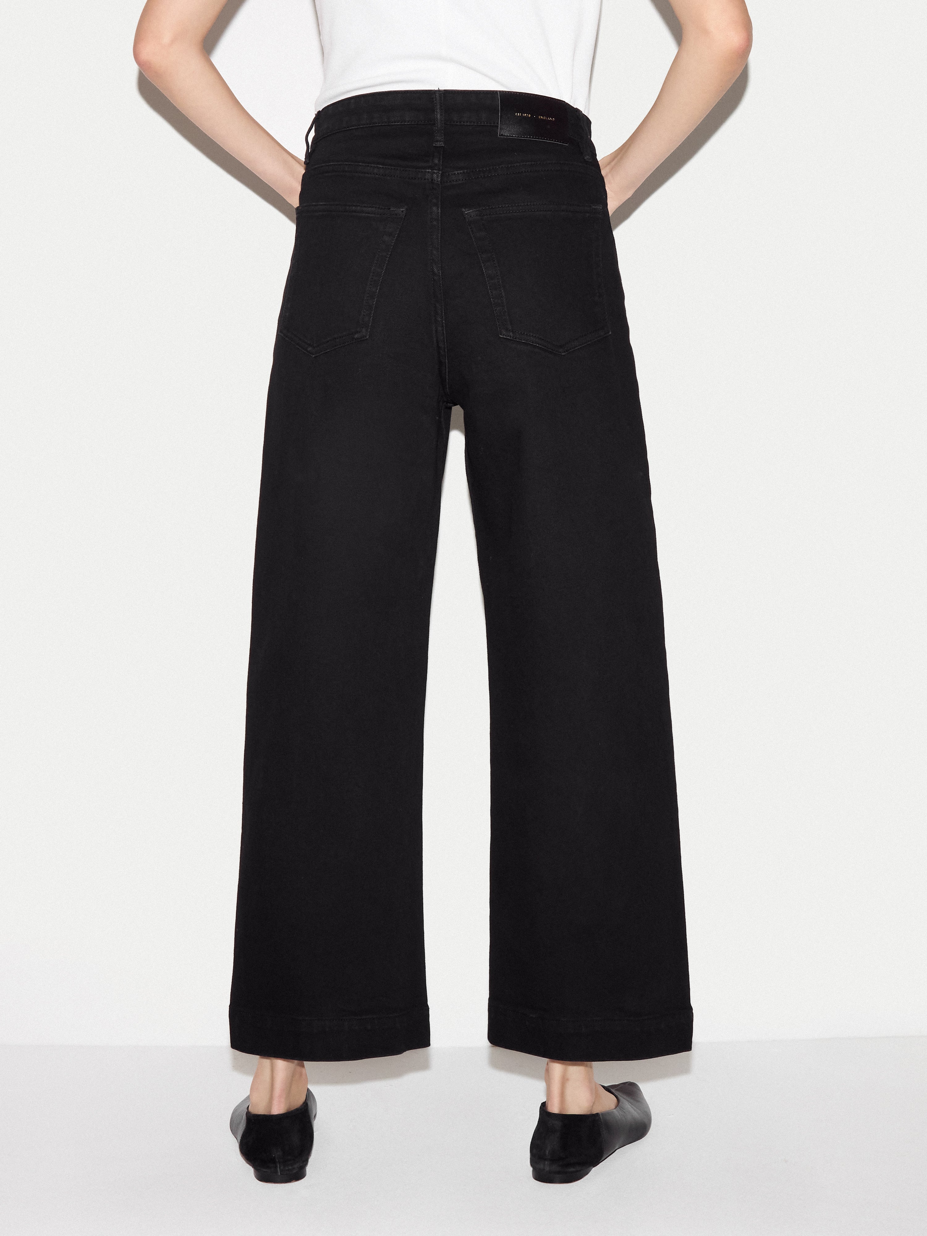 Tyne Wide Leg Cropped Jean | Black - Image 4