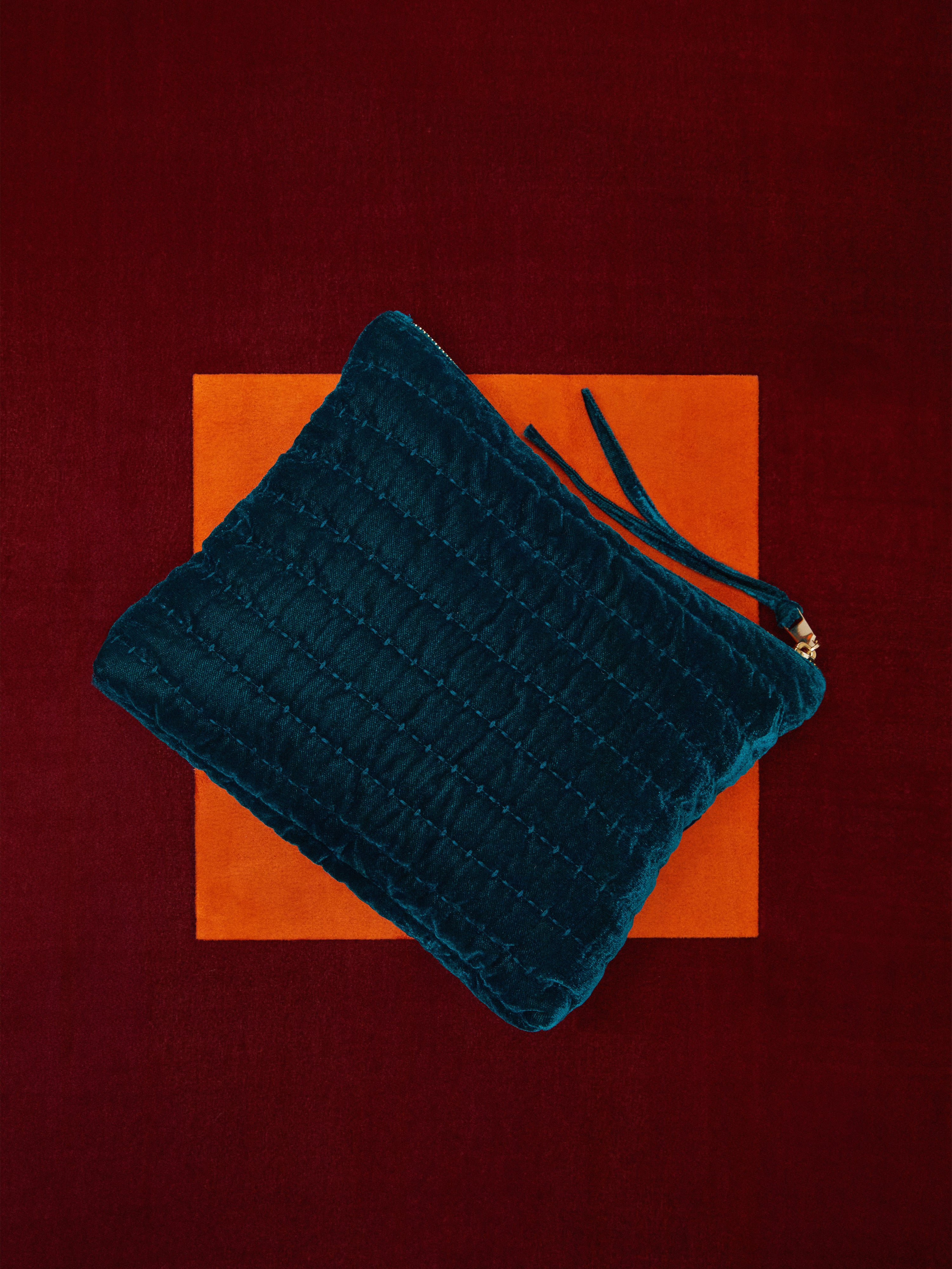 Velvet Quilted Washbag | Green - Image 5