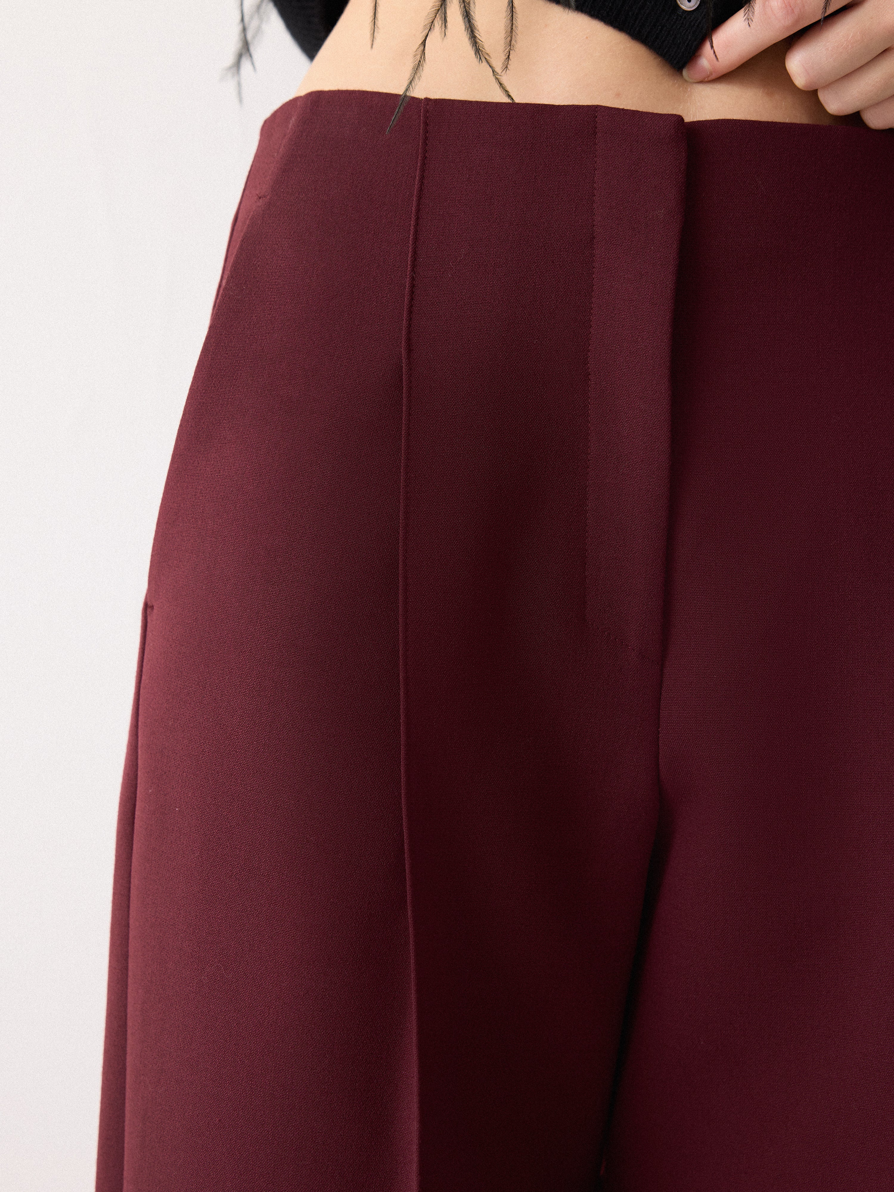 Warren Compact Pleat Trouser | Burgundy - Image 4